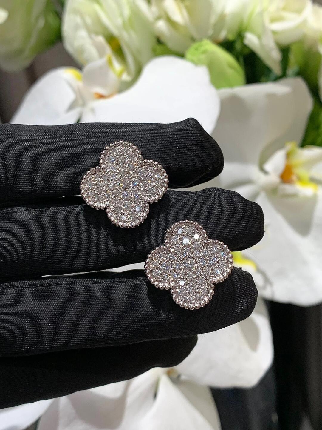 [⭐Seralia]CLOVER 20MM MOTIFS DIAMOND STUD EARRINGS SILVER