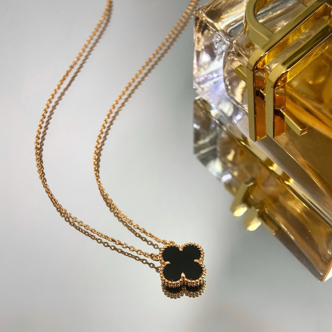 [⭐Seralia]CLOVER 15MM BLACK ONYX SINGLE FLOWER NECKLACE