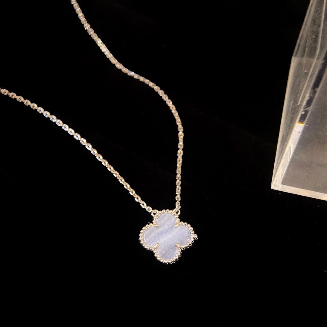 [⭐Seralia]CLOVER 15MM BLUE CHALCEDONY NECKLACE SILVER