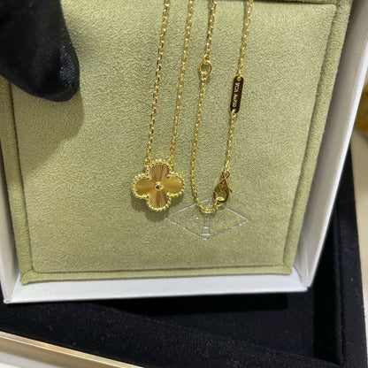 [⭐Seralia]CLOVER 15MM LASER NECKLACE