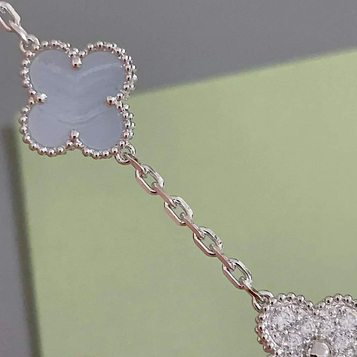 [⭐Seralia] CLOVER 5 MOTIF PURPLE CHALCEDONY BRACELET COLLECTION