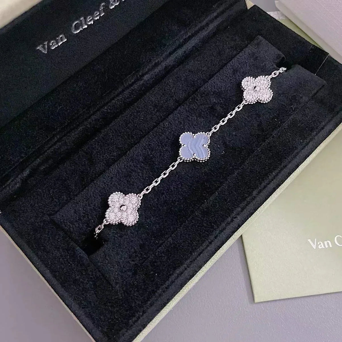 [⭐Seralia] CLOVER 5 MOTIF PURPLE CHALCEDONY BRACELET COLLECTION