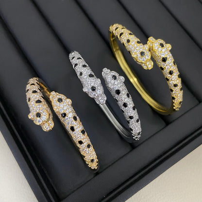 [⭐Seralia]PANTHERE DOUBLE HEADED HALF DIAMOND OPEN BRACELET