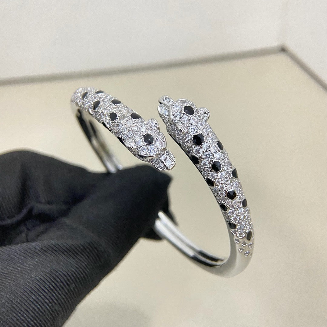 [⭐Seralia]PANTHERE DOUBLE HEADED HALF DIAMOND OPEN BRACELET