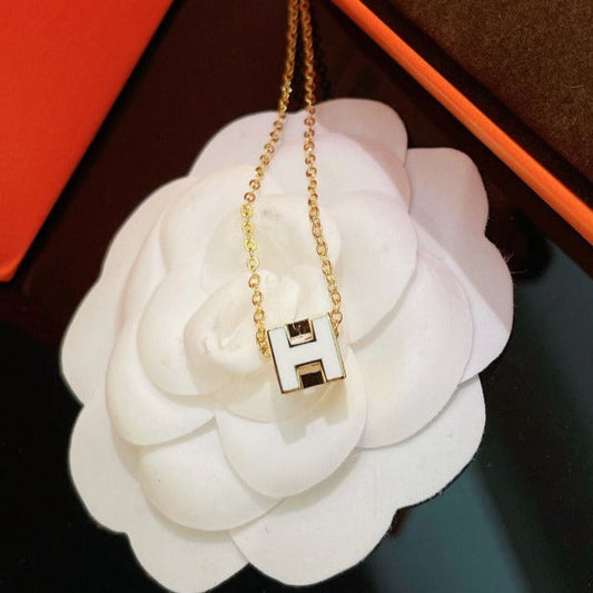 [⭐Seralia]H WHITE SQUARE GOLD NECKLACE