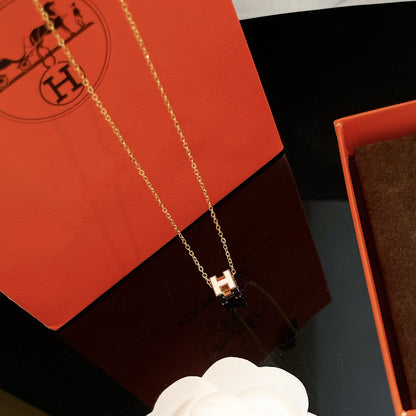 [⭐Seralia]H WHITE SQUARE GOLD NECKLACE