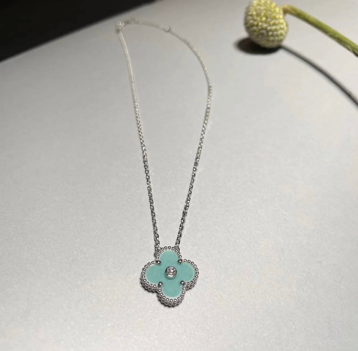 [⭐Seralia]CLOVER 1 DIAMOND LIGHT BLUE SILVER NECKLACE