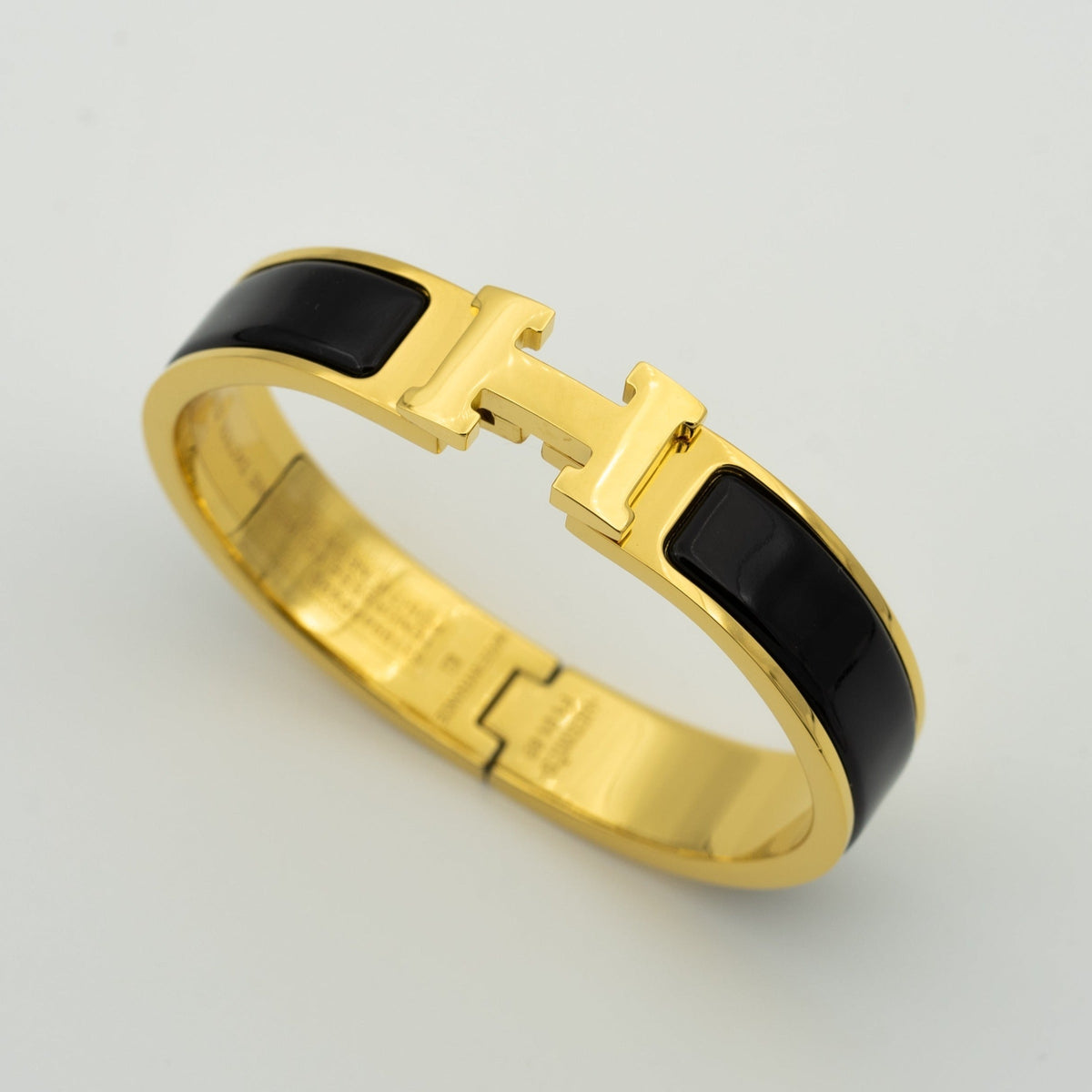 [⭐Seralia]H BLACK BRACELET