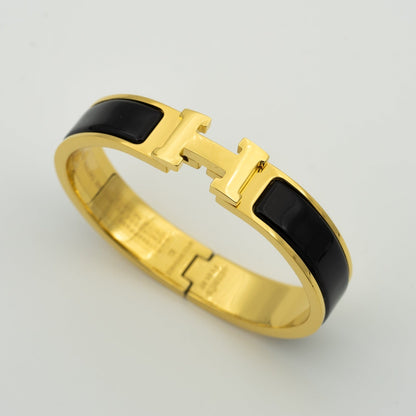 [⭐Seralia]H BLACK BRACELET