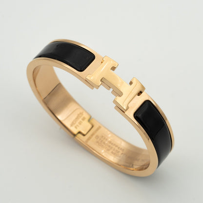[⭐Seralia]H BLACK BRACELET