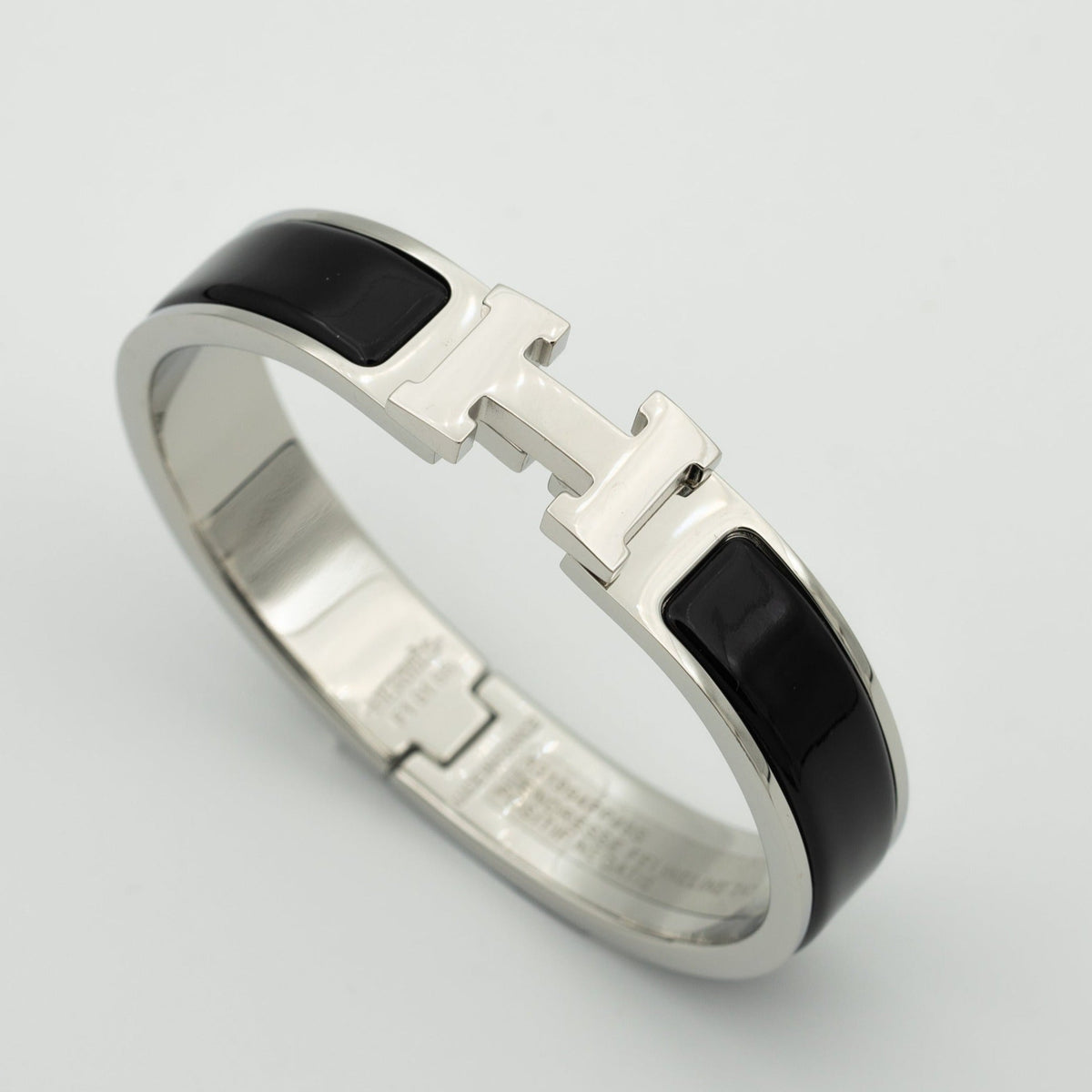 [⭐Seralia]H BLACK BRACELET