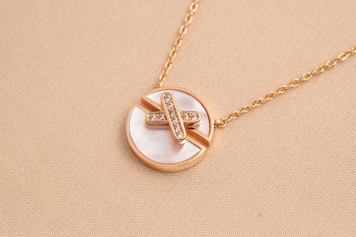 [⭐Seralia]JEUX DE PINK GOLD DIAMOND NECKLACE