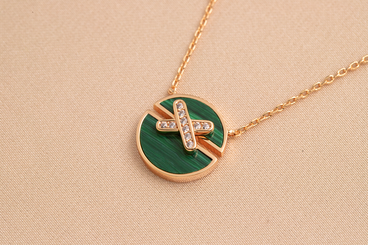 [⭐Seralia]JEUX DE PINK GOLD DIAMOND NECKLACE