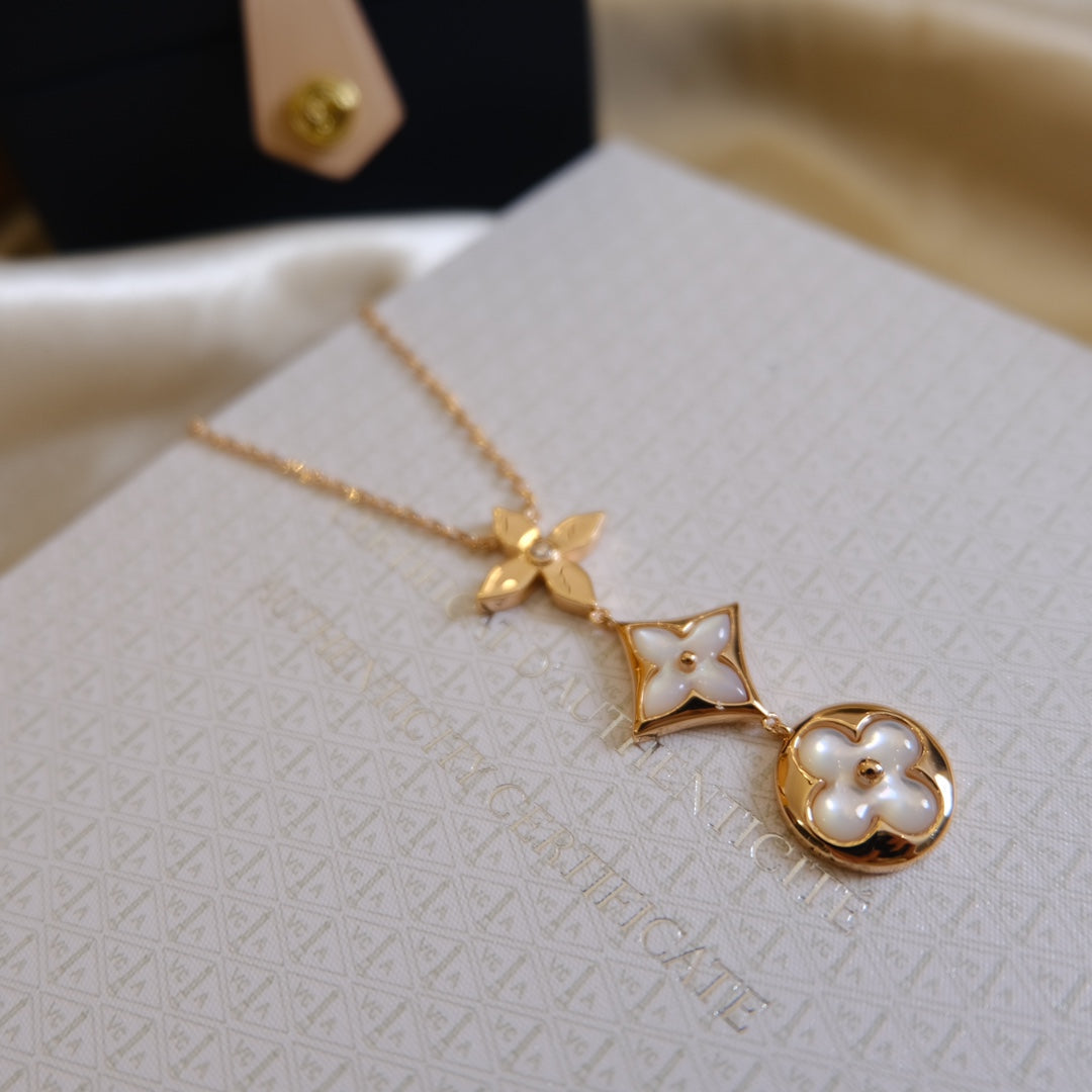 [⭐Seralia]COLOR BLOSSOM LARIAT NECKLACE PINK GOLD WHITE MOTHER PEARL AND DIAMOND