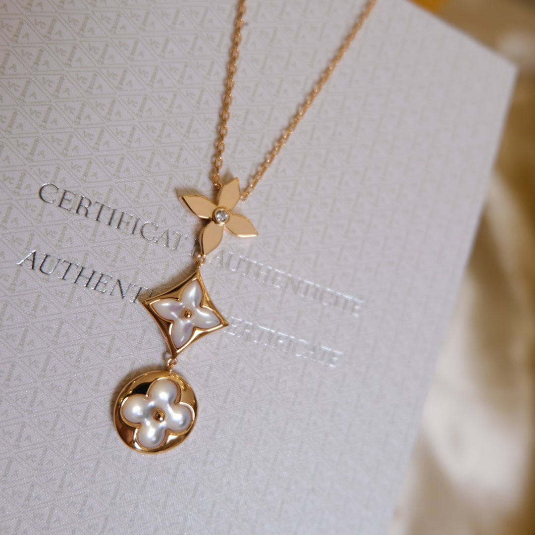 [⭐Seralia]COLOR BLOSSOM LARIAT NECKLACE PINK GOLD WHITE MOTHER PEARL AND DIAMOND