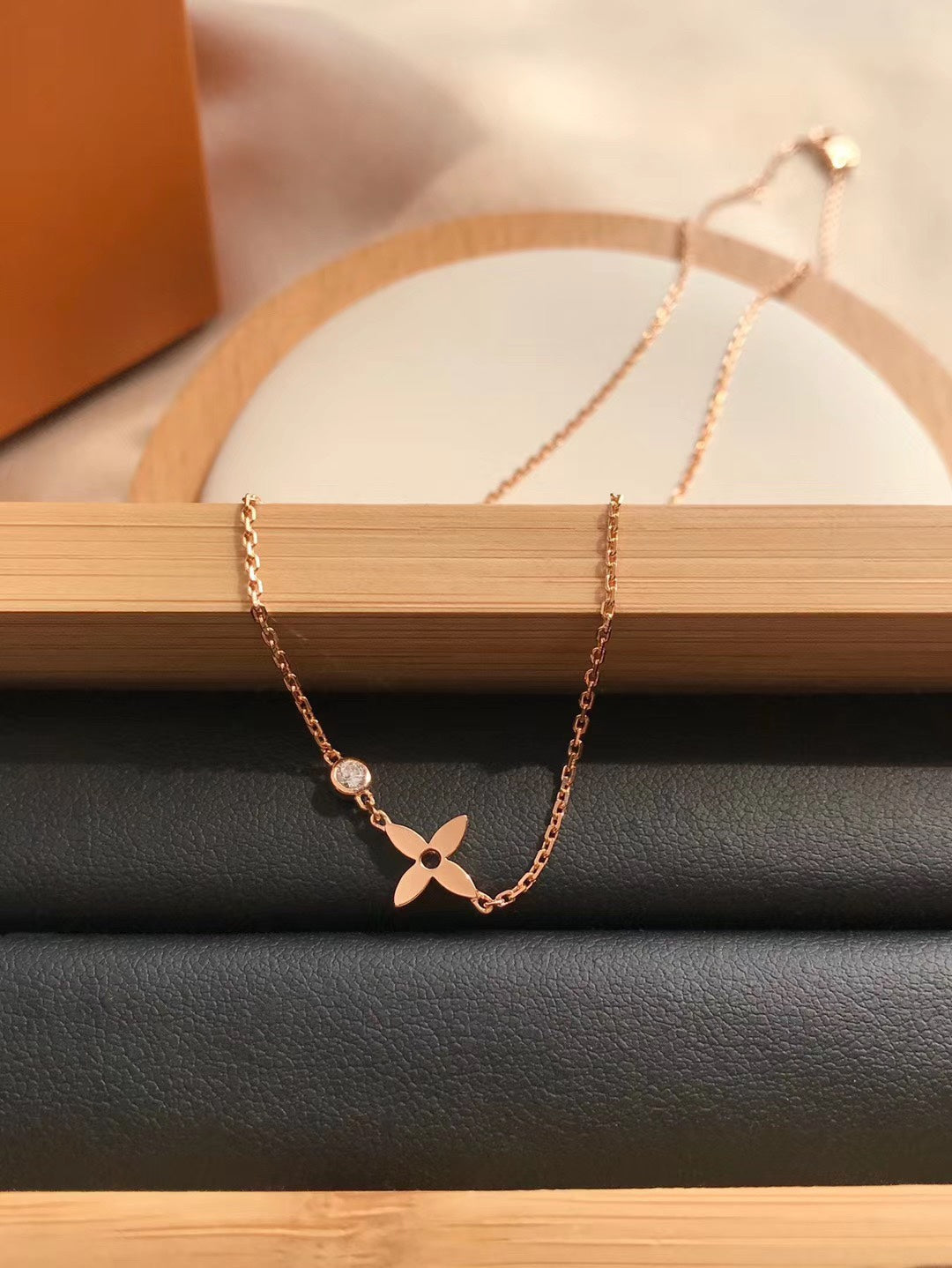 [⭐Seralia]BLOSSOM PENDANT PINK GOLD AND DIAMOND