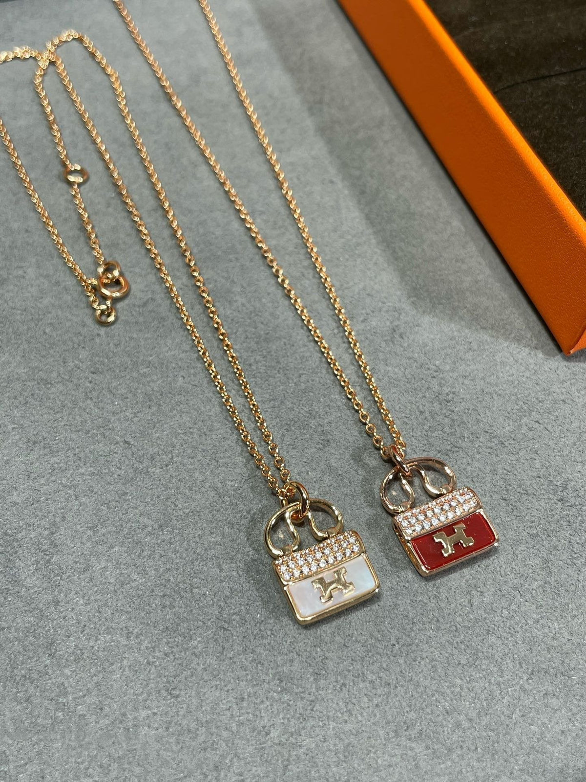 [⭐Seralia]H CIRCE MOISSANITE PENDANT NECKLACE GOLD