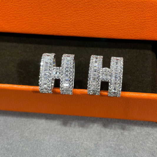 [⭐Seralia]H STUD EARRINGS WITH SILVER DIAMONDS