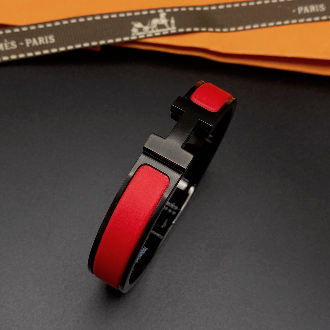 [⭐Seralia]CLIC HM SO BLACK RED BRACELET