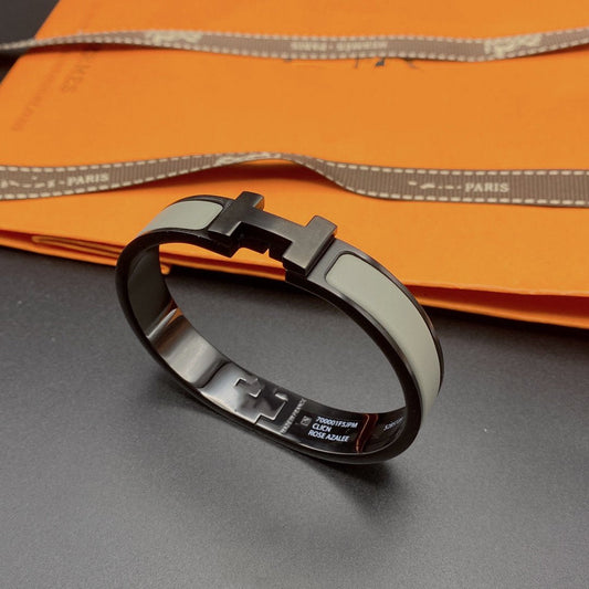 [⭐Seralia]CLIC HM SO BLACK GREY BRACELET