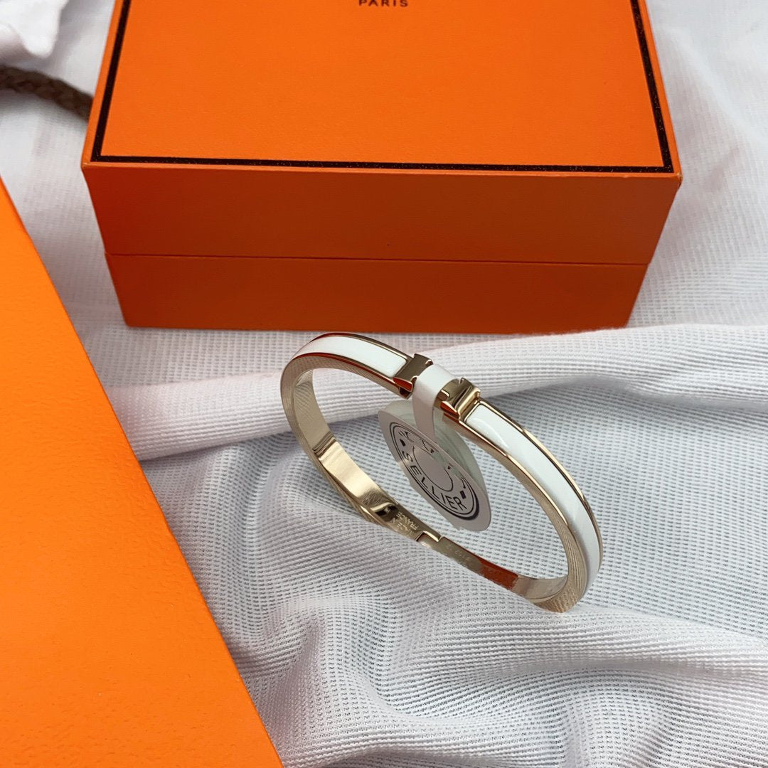 [⭐Seralia]CLASSIC HM CLIC WHITE 8MM ENAMEL BRACELET