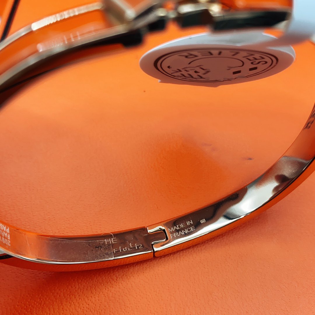 [⭐Seralia]CLASSIC HM CLIC RED 8MM ENAMEL BRACELET