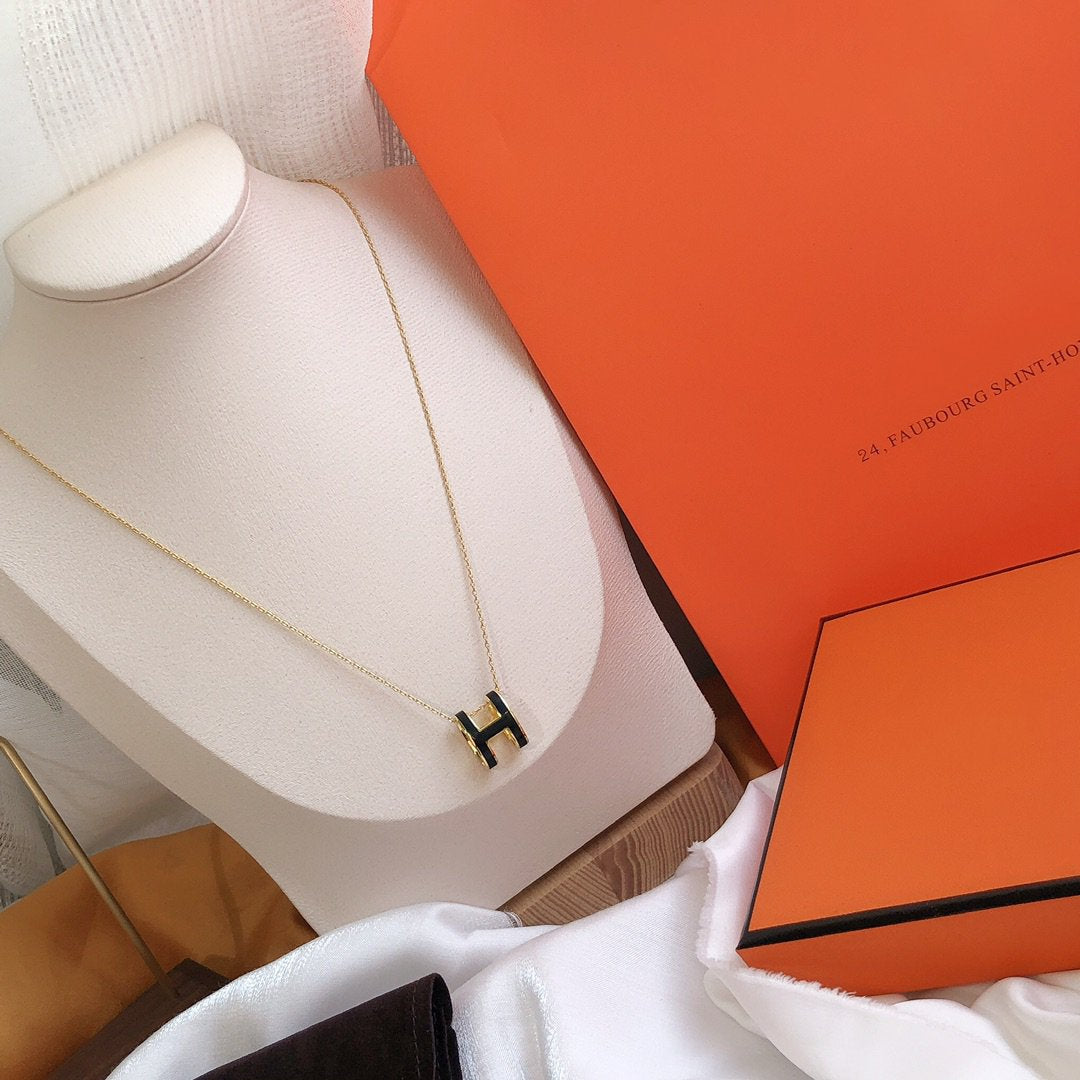 [⭐Seralia]HM CLIC BLACK ENAMEL GOLD NECKLACE