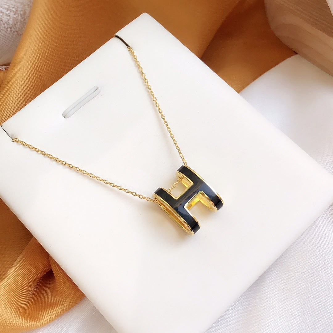 [⭐Seralia]HM CLIC BLACK ENAMEL GOLD NECKLACE