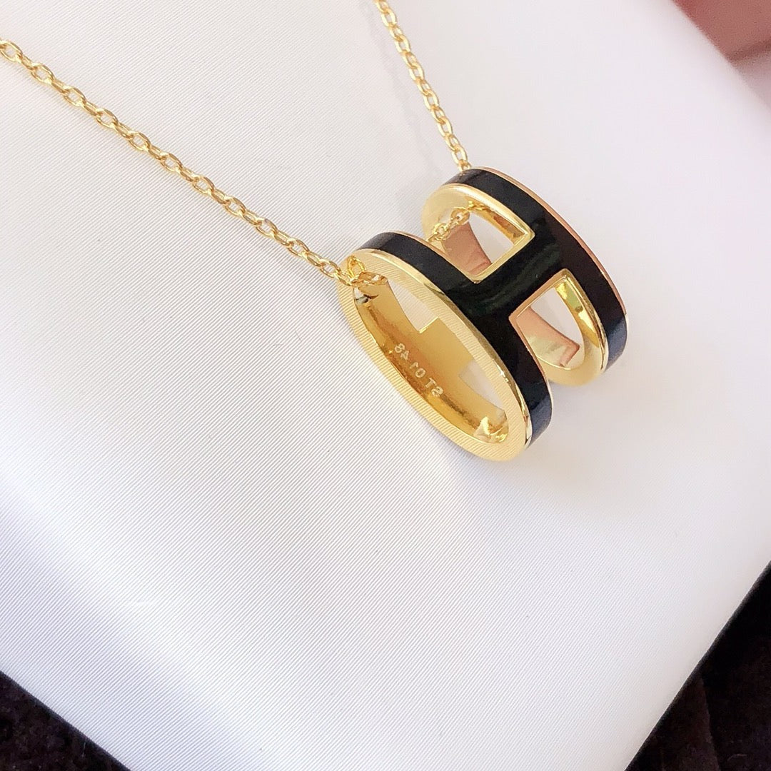[⭐Seralia]HM CLIC BLACK ENAMEL GOLD NECKLACE