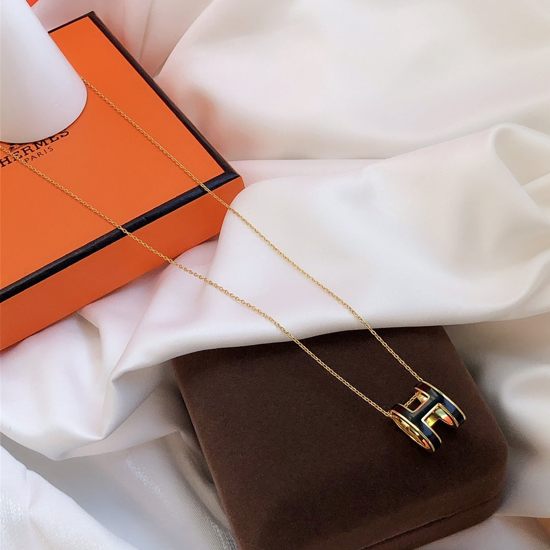 [⭐Seralia]HM CLIC BLACK ENAMEL GOLD NECKLACE
