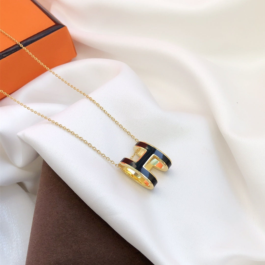 [⭐Seralia]HM CLIC BLACK ENAMEL GOLD NECKLACE