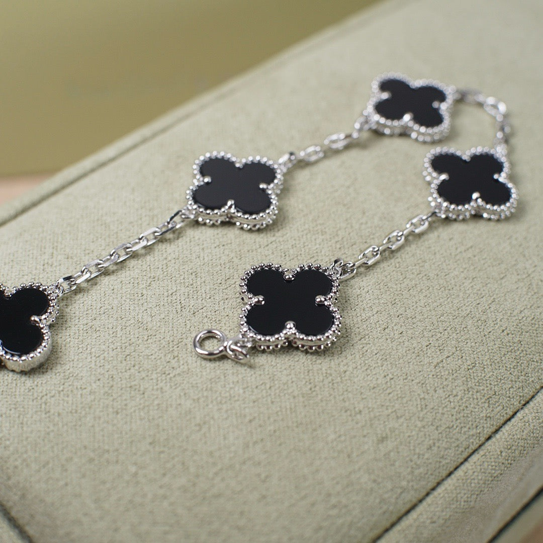 [⭐Seralia] CLOVER 5 MOTIF ONYXS BRACELET COLLECTION