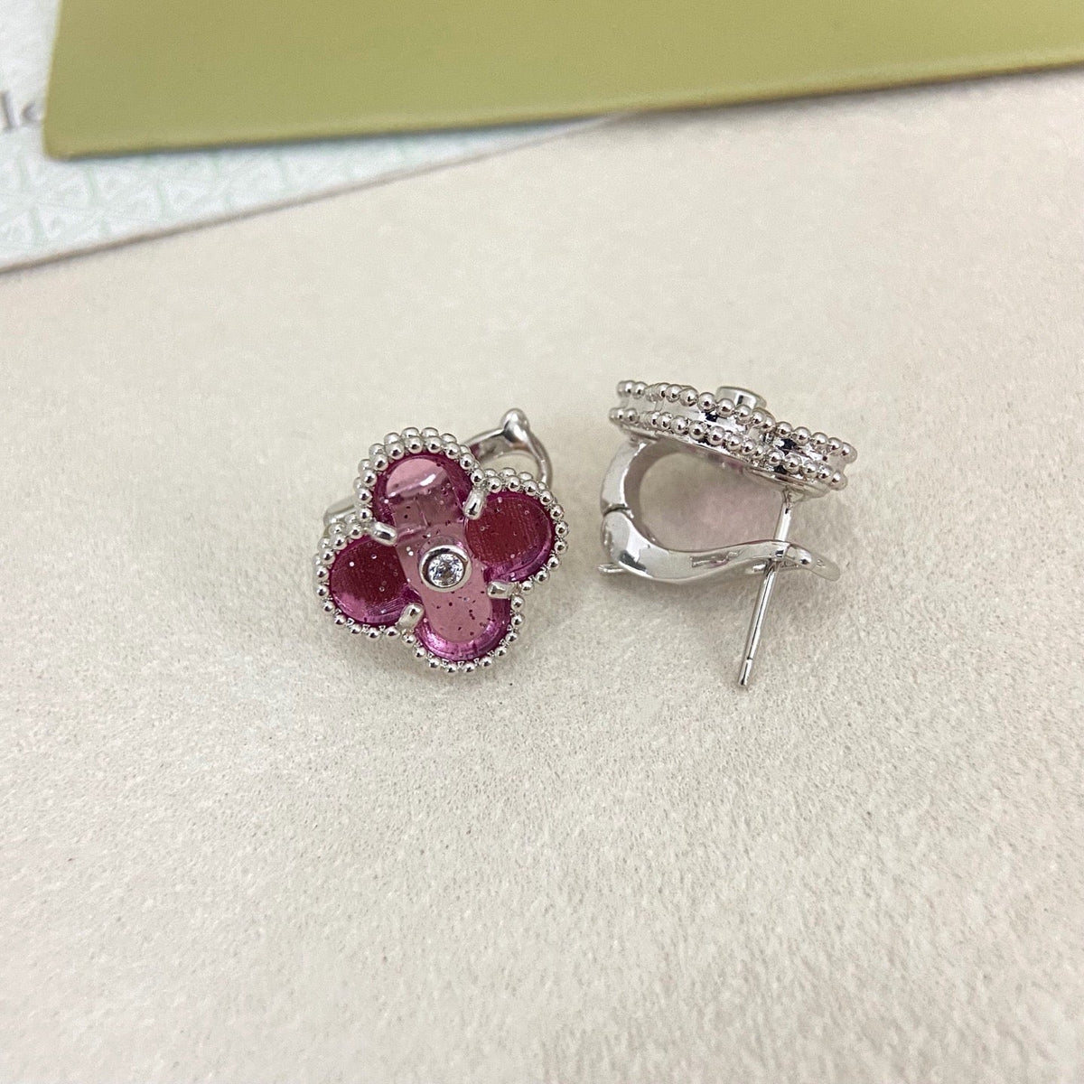 [⭐Seralia]2026 NEW  CLOVER 1 MOTIFPINK ENAMEL STUD EARRINGS WITH DIAMONDS2