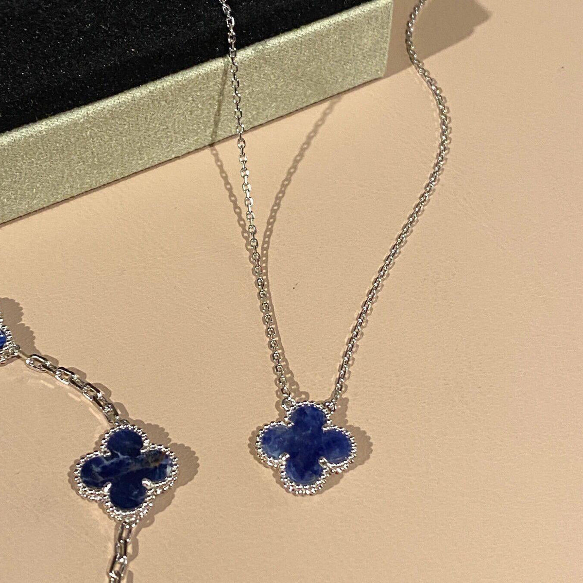 [⭐Seralia]CLOVER 15MM PIETERSITE NECKLACE SILVER