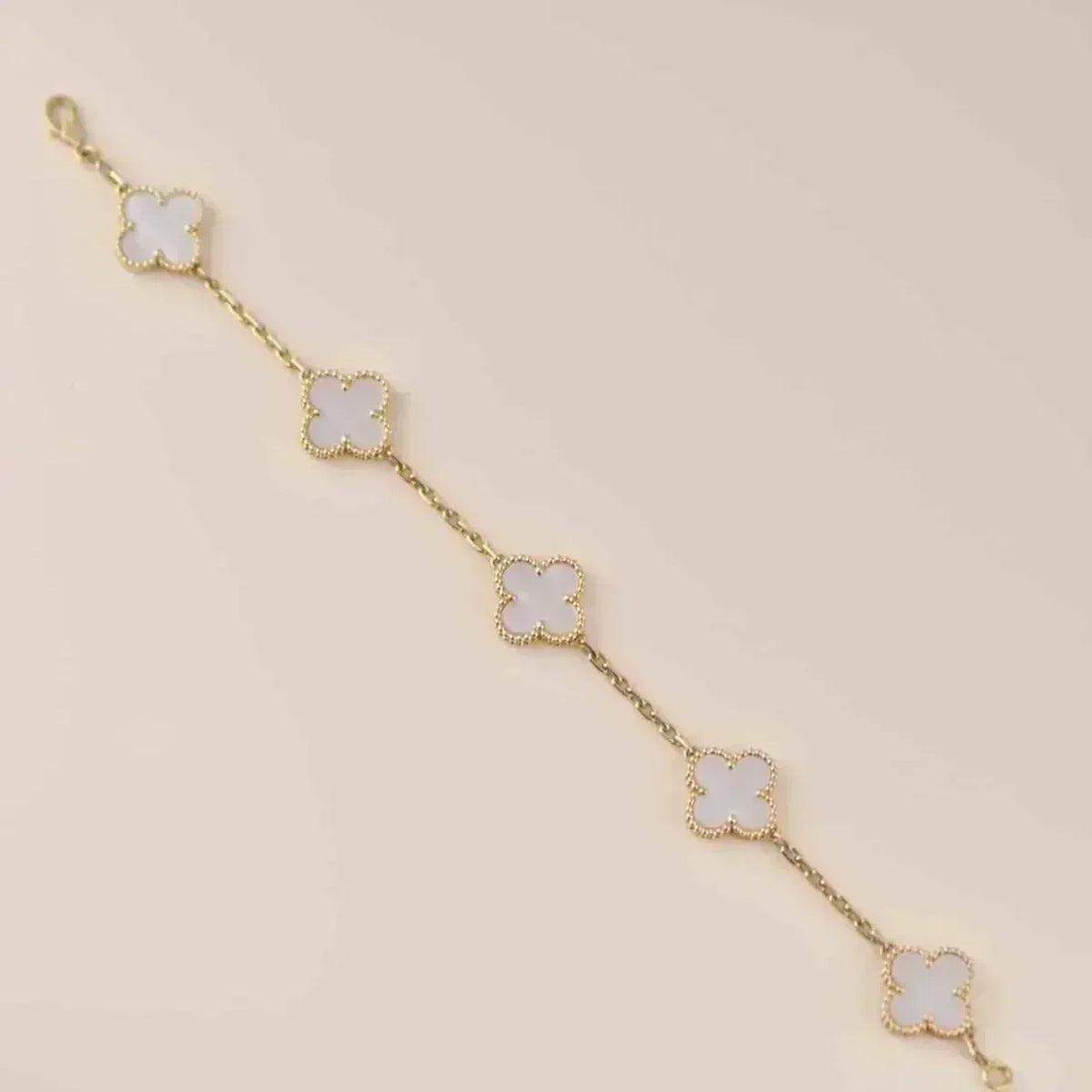 [⭐Seralia]CLOVER WHITE PEARL MOP 5 MOTIF BRACELET COLLECTION