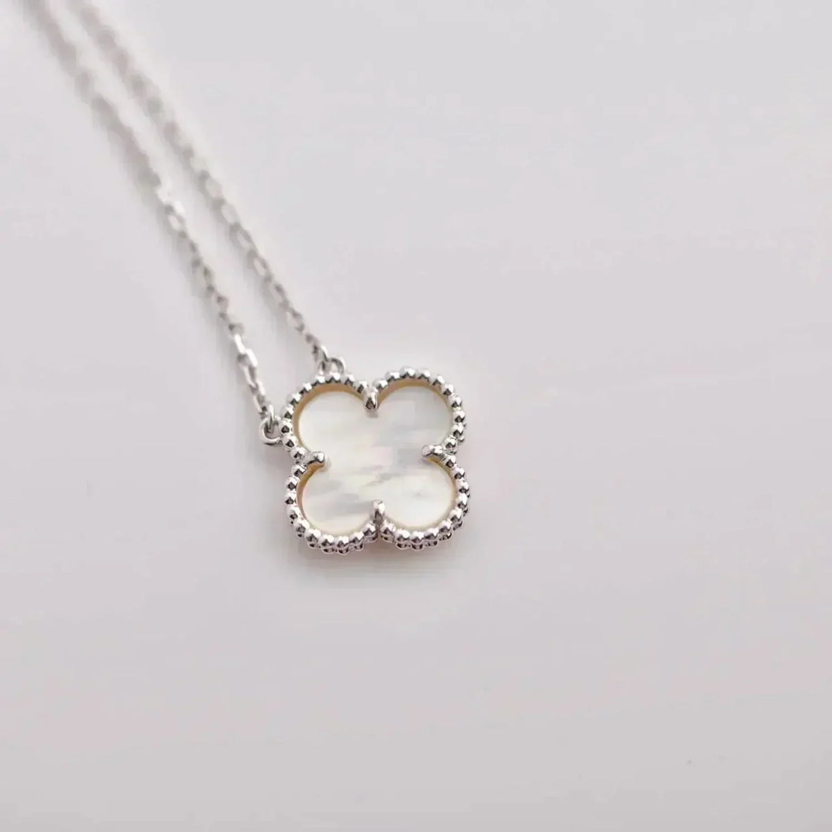 [⭐Seralia]CLOVER  15MM WHITE MOTHER-OF-PEARL SILVER