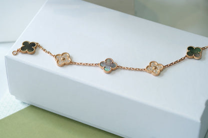 [⭐Seralia] CLOVER 5 MOTIF GRAY MOP BRACELET COLLECTION