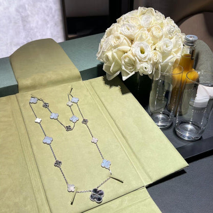 [⭐Seralia]DETACHABLE CLOVER 15(11+4) FLOWER SILVER NECKLACE SET