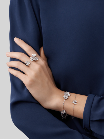 [⭐Seralia]FRIVOLE SILVER FLOWER DIAMOND BRACELET