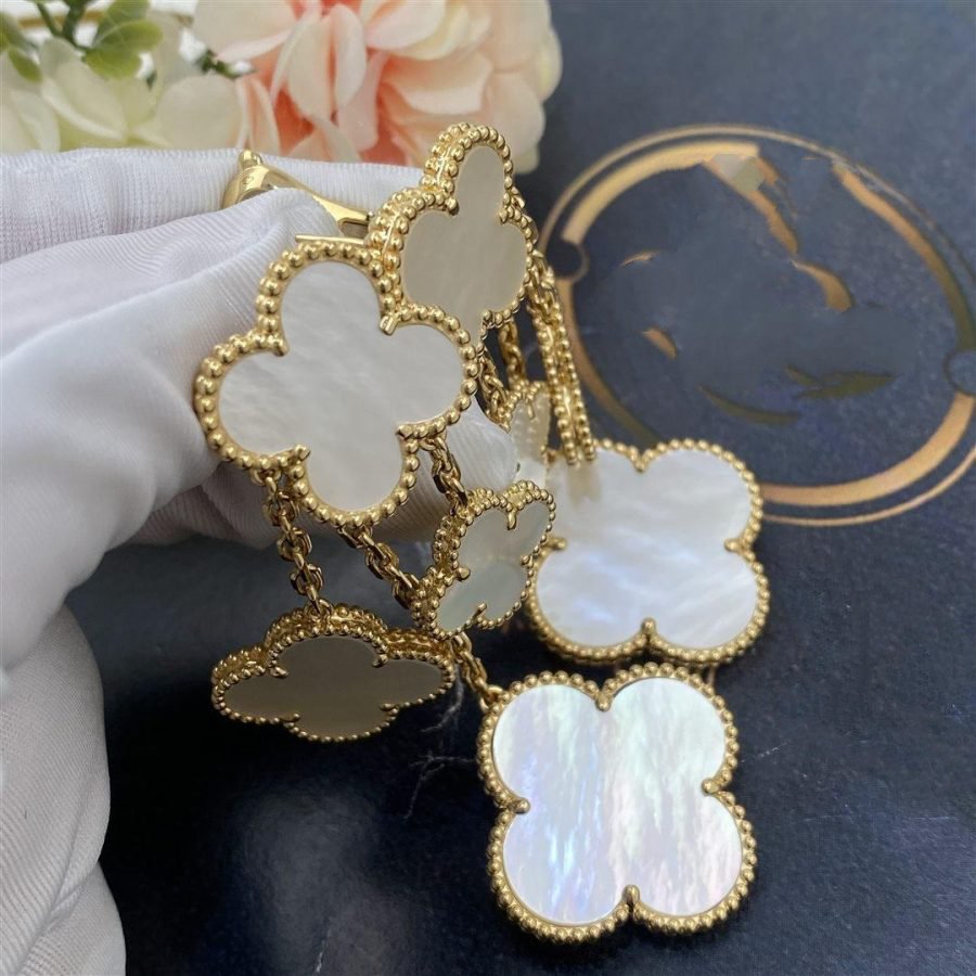 [⭐Seralia]CLOVER EARRINGS WHITE MOP 4 MOTIFS GOLD
