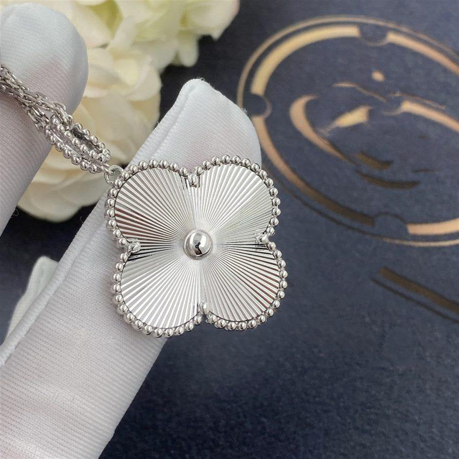 [⭐Seralia]CLOVER 25MM SILVER BIG CLOVER NECKLACE