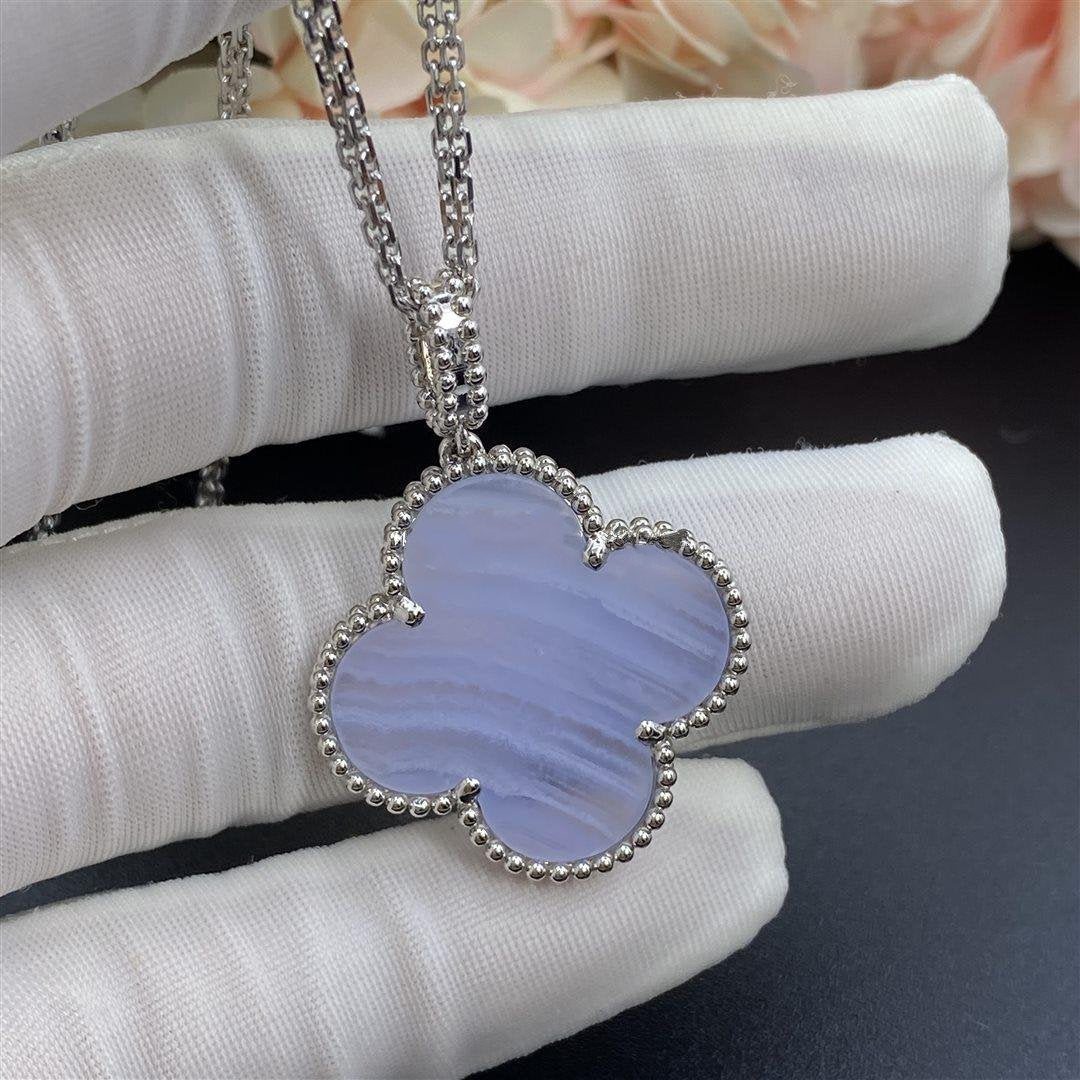 [⭐Seralia]CLOVER SILVER CHALCEDONY BIG CLOVER NECKLACE