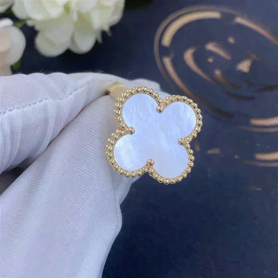 [⭐Seralia]CLOVER WHITE MOP RING
