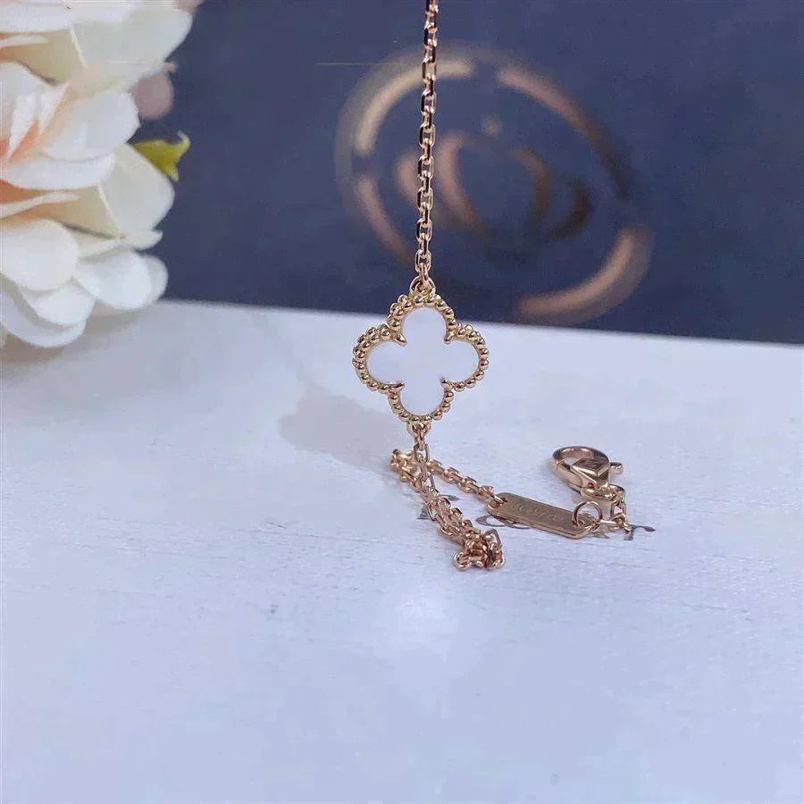 [⭐Seralia]CLOVER WHITE MOP SINGLE FLOWER BRACELET