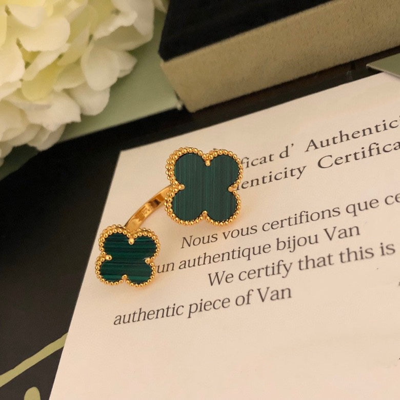 [⭐Seralia]CLOVER BETWEEN THE FINGER RING