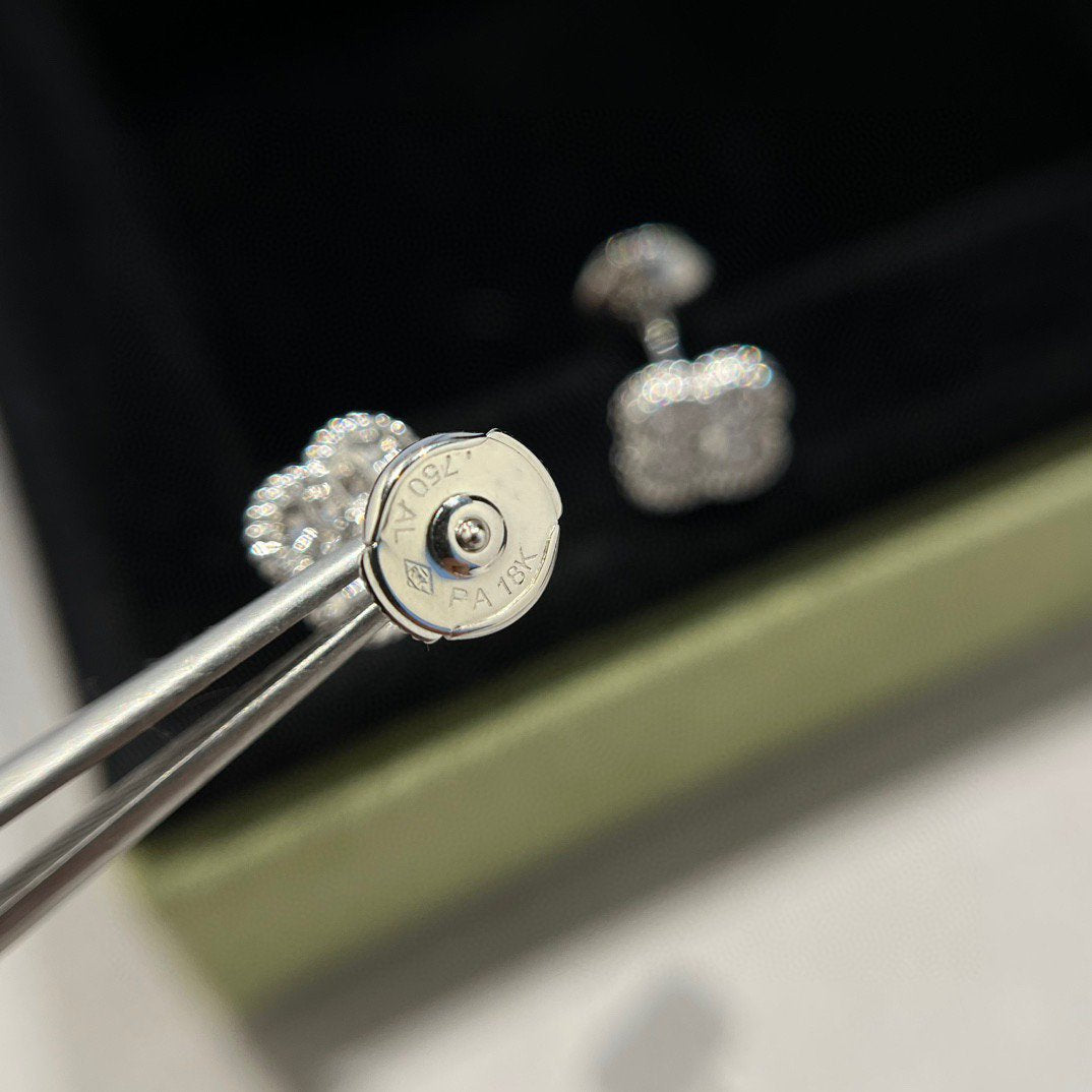 [⭐Seralia]CLOVER MINI DIAMOND STUD EARRINGS