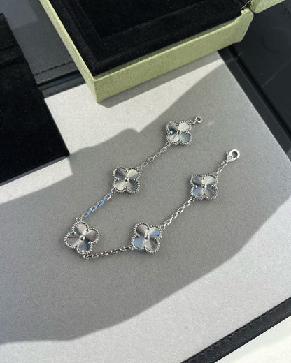 [⭐Seralia] CLOVER 5 MOTIF LASER BRACELET COLLECTION